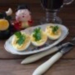 Яйца, фаршированные сельдью - пошаговый рецепт с фото на Повар.ру