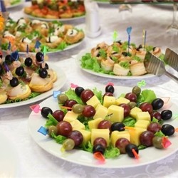 Как приготовить закуски для фуршета на работе недорого и вкусно?