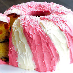 Творожная Пасха с апельсином и клубникой