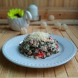 Салат с морской капустой и рыбой