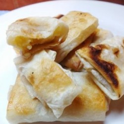 Горячий лаваш с яблоками и творогом к чаю.