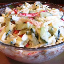 Салат с крабовыми палочками и сыром сулугуни | Рецепты на SuperKuhen.ru