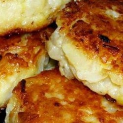 Луковые котлеты: вкуснейшее блюдо практически из ничего. Да еще и готовится быстро!