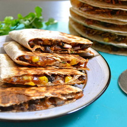 Кесадилья с консервированной фасолью и кукурузой - The-Challenger.ru