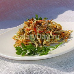 Салат с жареными крабовыми палочками – питательно и оригинально: рецепт с фото и видео