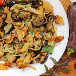 Жареная картошка с баклажанами