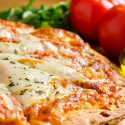 Пицца на сметане: 7 рецептов на сковороде |