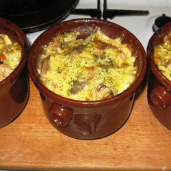 Белорусская жаренка с грибами. Как жюльен, только в разы вкуснее! Есть такую вкуснятину через день… Для них это нормально.