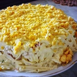 Очень вкусный салат со шпротами | Готовим вкусно и по-домашнему