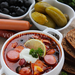 Солянка с сосисками