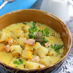 Сливочный суп с лососем