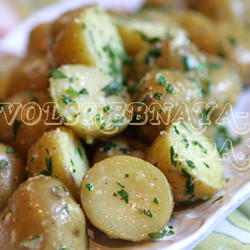 Вареный картофель со сливочно-перцовым соусом