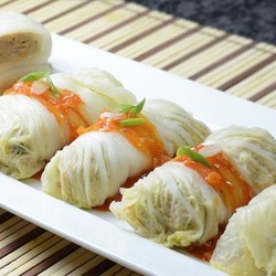 Голубцы в листьях салата