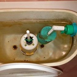 Очистка сливного бака от ржавчины: самые эффективные средства