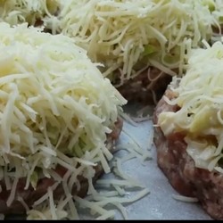 Мясные стожки из фарша с капустой