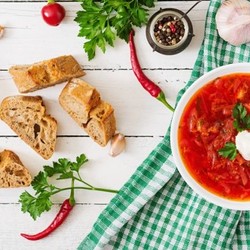 Красный, зеленый, свекольный. Три рецепта настоящего кубанского борща