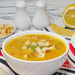 Гороховый суп с сухариками