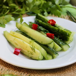 Быстрые малосольные огурцы. Утром сделаешь – к обеду готово! - Женский журнал