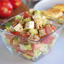 Вкусный салат из огурцов, помидоров и сыра