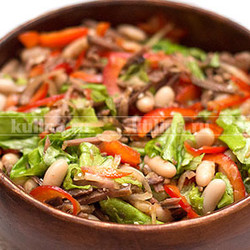 Салат с фасолью и мясом