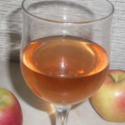 Как сделать домашнее вино из яблок: простой рецепт приготовления