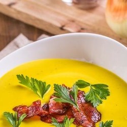 Яркий крем-суп из картофеля