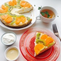 Творожная запеканка с фруктами, приготовленная в мультиварке