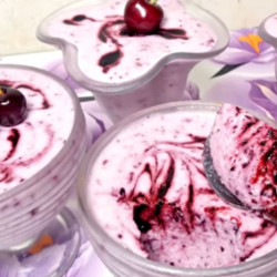 Сметанный десерт, как мороженое.