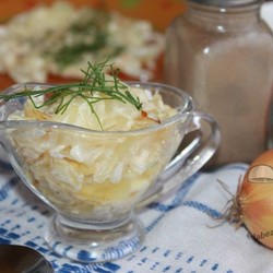 Луковая подлива к макаронам и гречке - ингредиенты: лук, сметана, соль