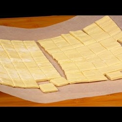 К чаю за 30 минут! 5 РЕЦЕПТОВ ИЗ СЛОЕНОГО ТЕСТА  Разгадка про чебуреки!