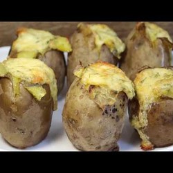 ПРАЗДНИЧНЫЙ КАРТОФЕЛЬ станет настоящей находкой для вас! Аппетитная корочка и сочная серединка