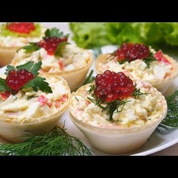 Крабовый салат в тарталетках! Лучшая закуска на скорую руку
