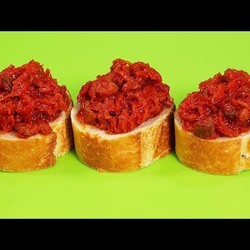 Драники, морковная икра с селедкой