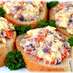 Закуска из селедки и плавленого сыра: красота неописуемая