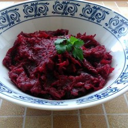 ! Тушеная свекла с луком и чесноком