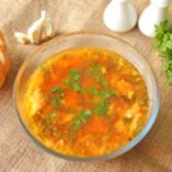 Зеленый борщ со щавелем, яйцом и свеклой