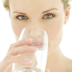 12 полезных свойств соленой воды