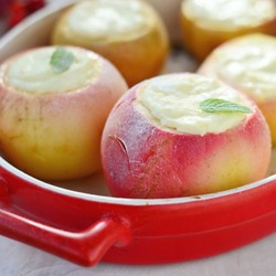 Запеченные яблоки в духовке – 9 вкусных рецептов