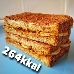 СЭНДВИЧ с бананом и арахисовой пастой