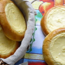 Несладкая и 2 сладких ватрушки с творогом: 3 рецепта, выбери себе по вкусу