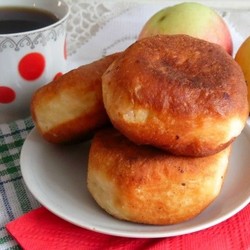 ДРОЖЖЕВЫЕ ЯБЛОЧНЫЕ ПОНЧИКИ НА КЕФИРЕ