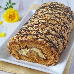 Рулет медовый с арахисом