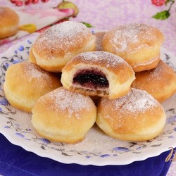 Дрожжевые пончики с джемом - пошаговый рецепт с фото