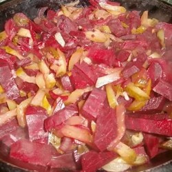 БЛЮДА ИЗ СВЕКЛЫ - САЛАТЫ, ТУШЕНАЯ, ЗАПЕЧЕННАЯ