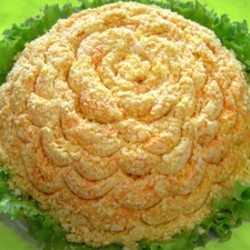 Салат с куриной печенью Весенний одуванчик