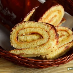 Банановый рулет со сгущенкой под шокол.глазурью