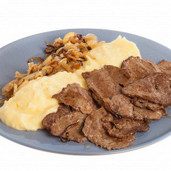 Картофельное пюре с мясом и жареным луком