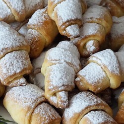 Рогалики песочно-дрожжевые с нутеллой