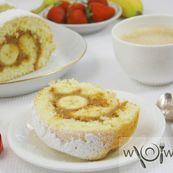 Бисквитный рулет со сгущенкой и бананом