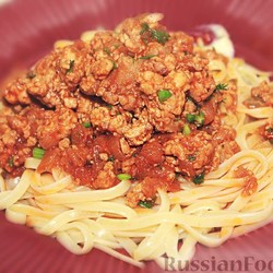 Спагетти с соусом болоньезе